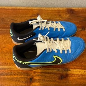 Boys youth indoor soccer cleats